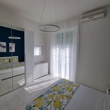 Apartment Vibe House - Modern 5 Min Walk To Center Como